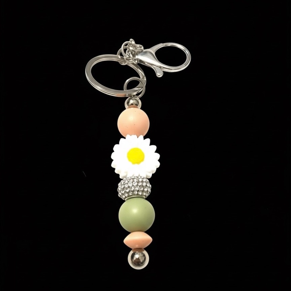 Pastel Daisy Beaded Keychain | Cute Flower Bag Charm